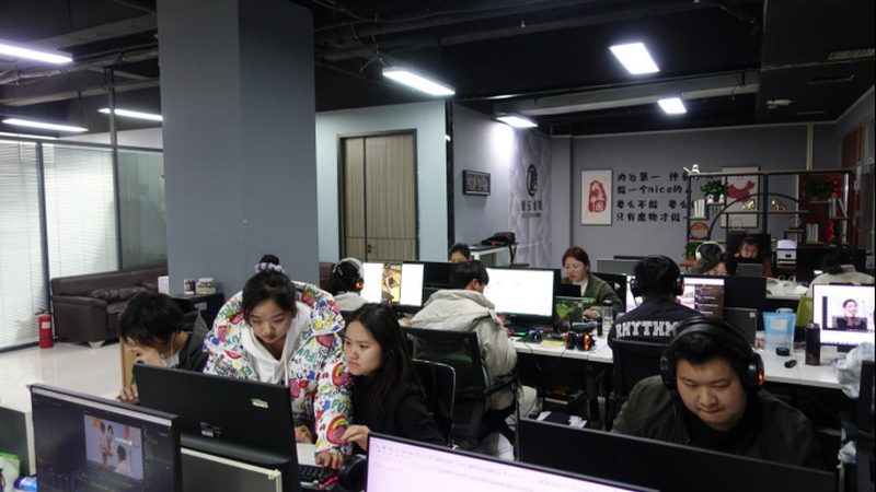 目前市场上的短视频制作素材APP功能丰富多样，大致可以分为以下几类：